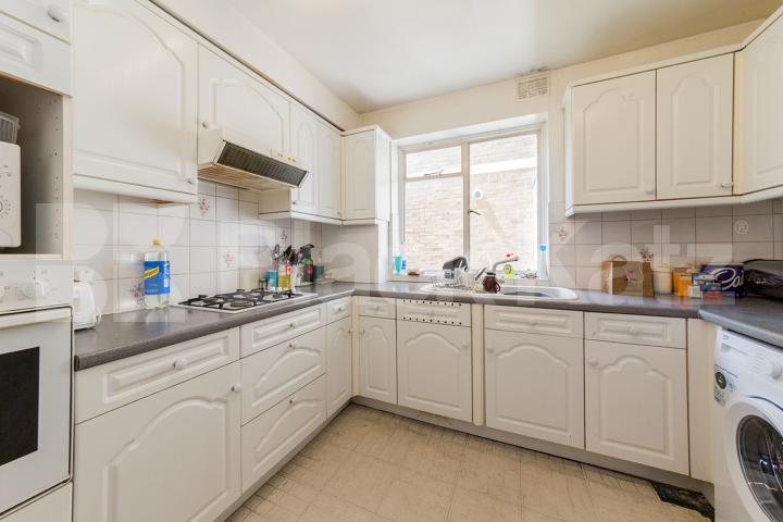 Located close to a station this 2 bed offer fantastic views of East london Pemberton Gardens, Holloway